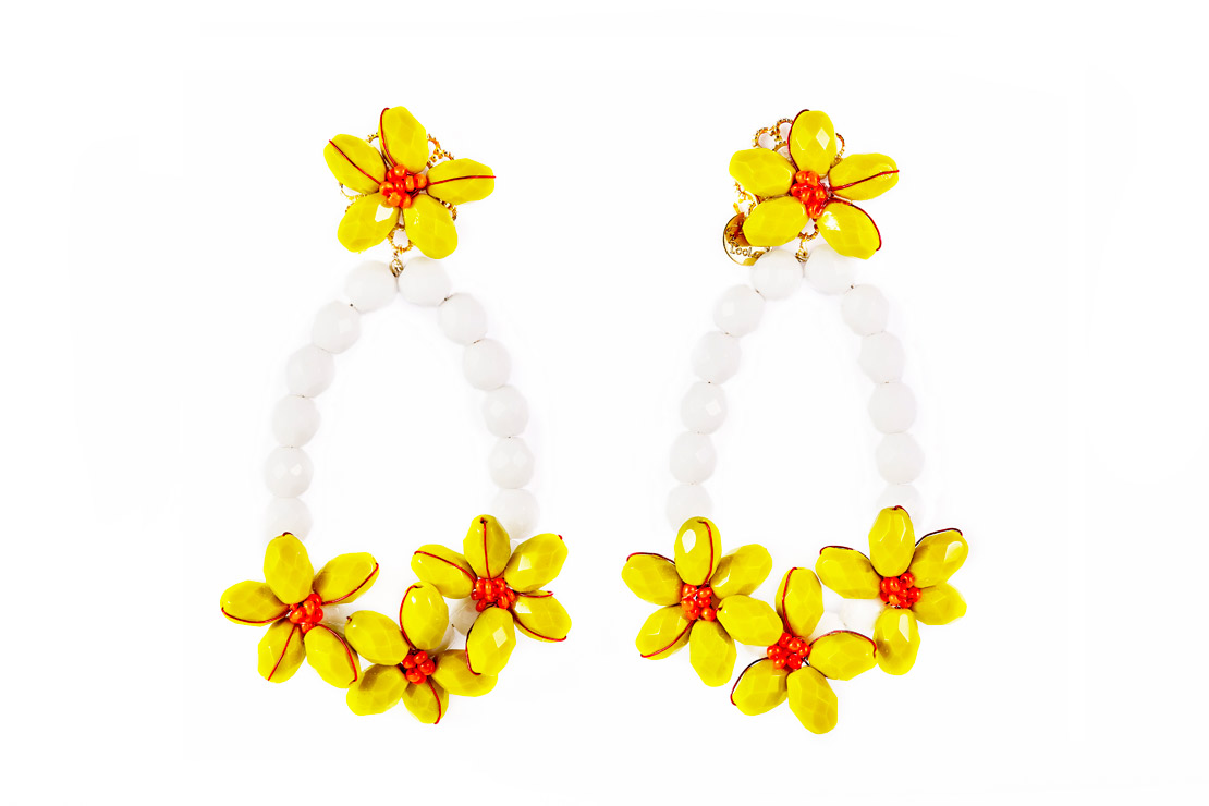 EarSS18FlowerWhitePist