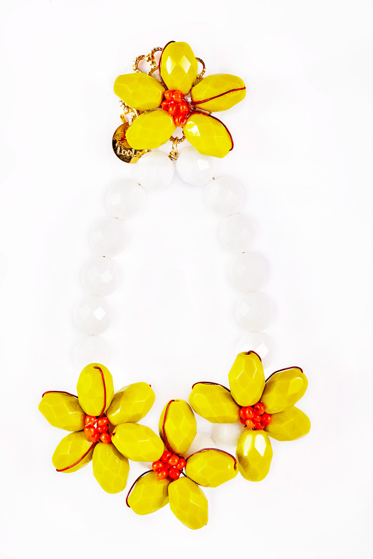 EarSS18FlowerWhitePist_1